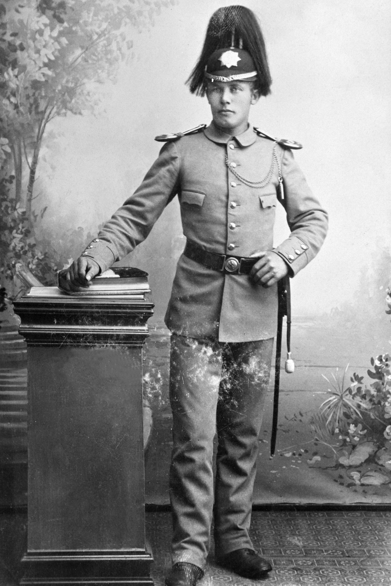 Anno Domkirkeodden, SERSJANT ANDREAS MANGERUD I MILITÆRUNIFORM, FØDT: 1864, BJØRTOMTEN ØVRE