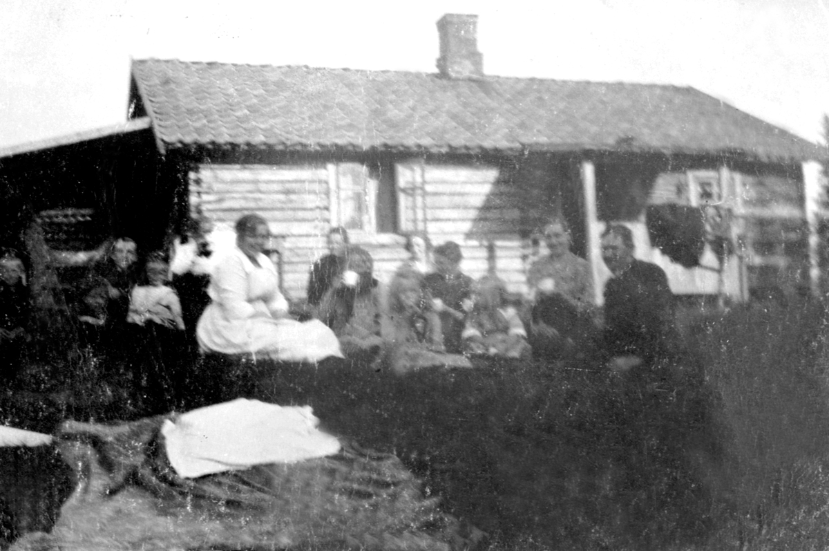 Anno Domkirkeodden, MOSETRA UNDER BJØRTOMTEN, GRUPPE 10 PÅ SETERVANGEN, UKJENT, UKJENT, SYNNØVE AALSTAD, JOHANNE MANGERUD, UKJENT, ASLAUG, MARIE AALSTAD, GUDBRAND AALSTAD