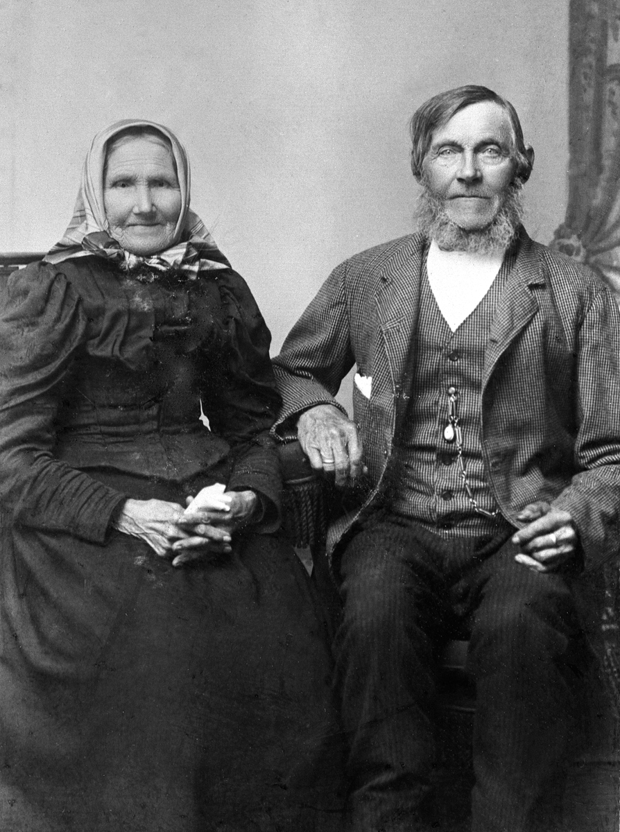 Anno Domkirkeodden, ERIK OLSEN FØDT 1817 OG LISBET LARSDATTER FØDT 1809, ÅSBAKKTÅNGEN
