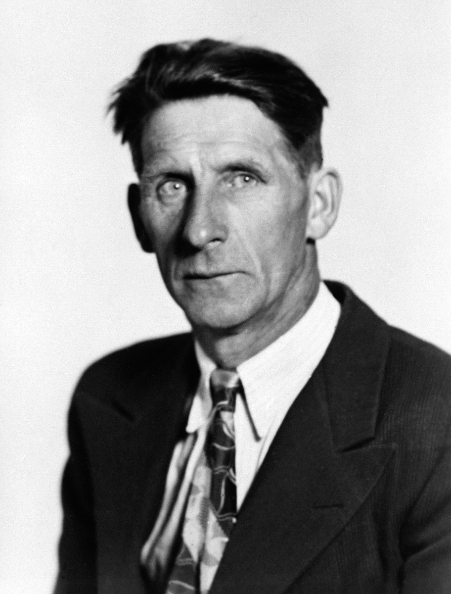 Anno Domkirkeodden, ØSTGJERDINGEN, KARL LØVLIEN 1907 - 1986