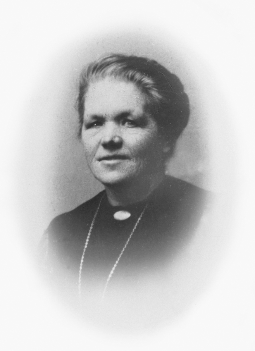 Anno Domkirkeodden, SYVERINE ANDERSDATTER FØDT HOLABAKKEN 1871 - 1955, BJØRTOMTEN LILLE