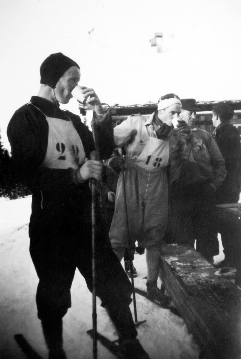 Anno Domkirkeodden, LEIF LARSEN, LANGRENNSLØPER FRA VANG PÅ MATSTASJON.