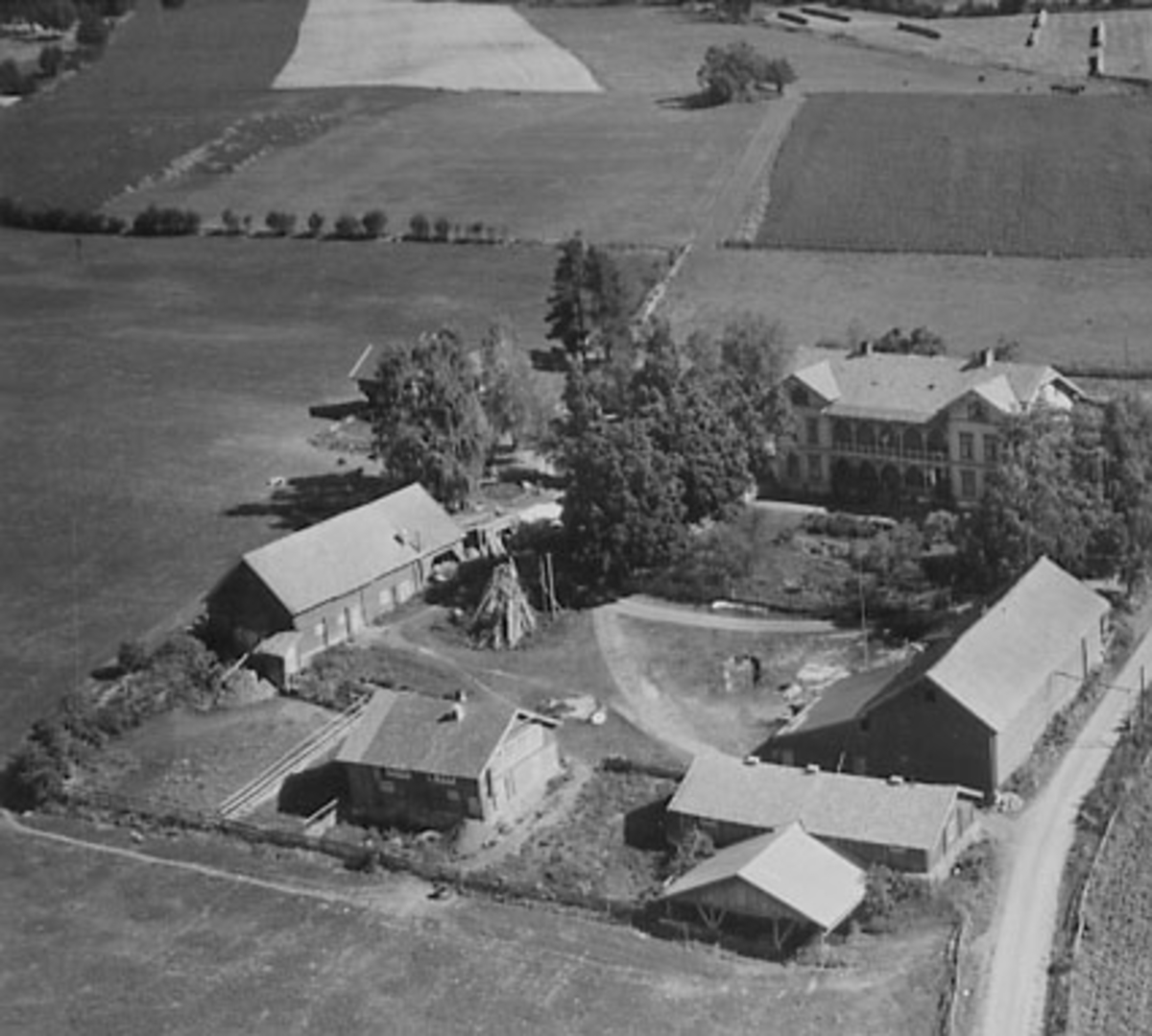 Widerøes Flyveselskap A/S, STORE GILLUND, STANGE VESTBYGD, FLYFOTO
