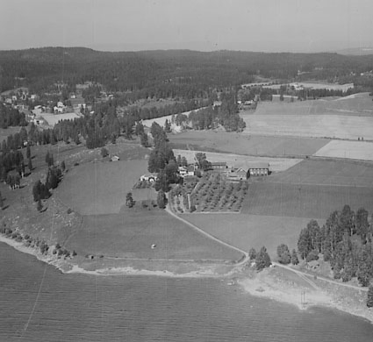 Widerøes Flyveselskap A/S, KORSØDEGÅRDEN, FLYFOTO