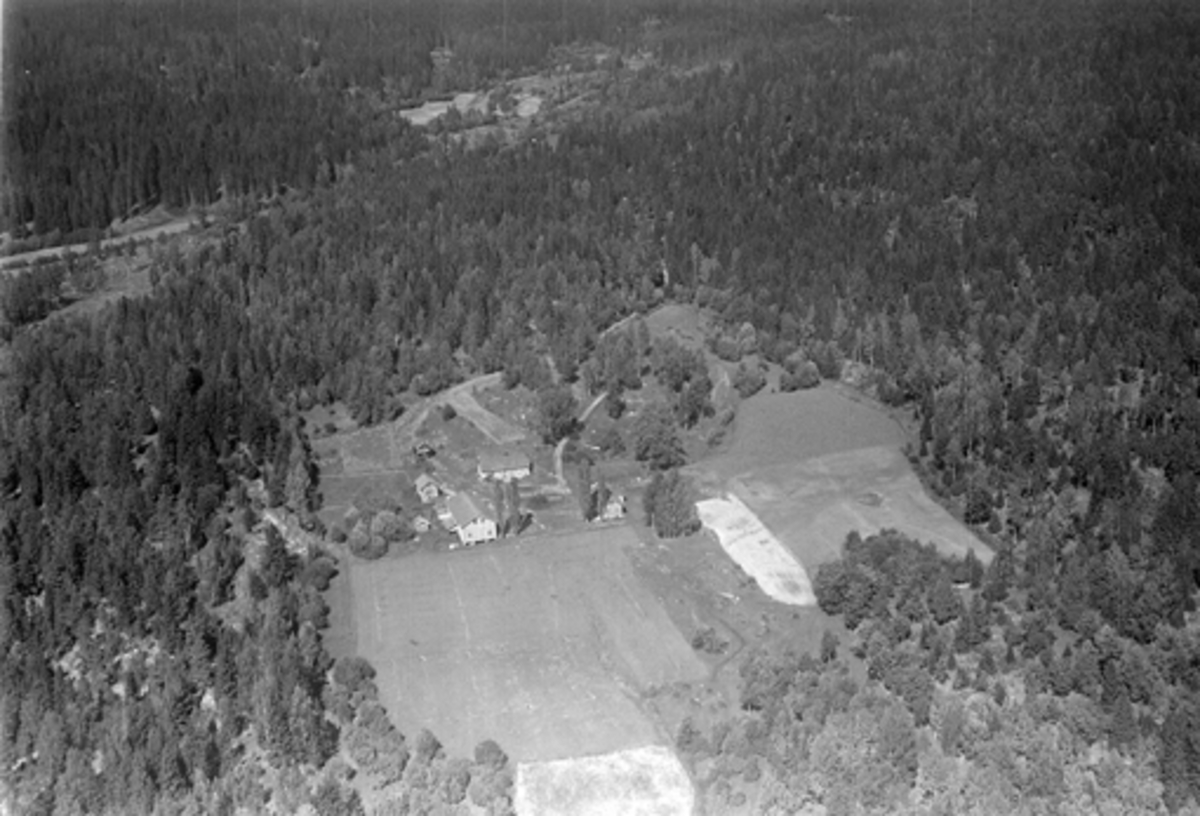 Widerøes Flyveselskap A/S, RUSTEN. FLYFOTO, TANGEN