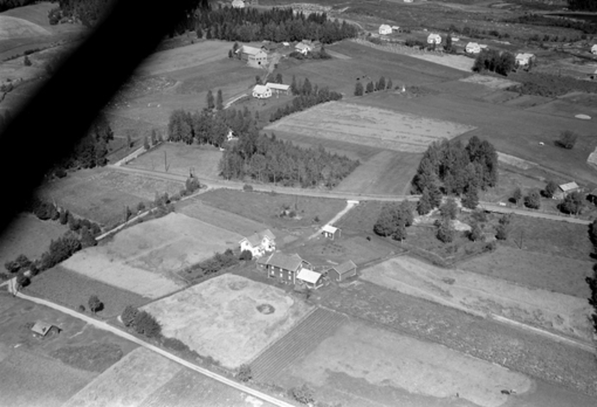 Widerøes Flyveselskap A/S, HAUGEN 380-3, VOLUNGSBAKKEN 377-2. FLYFOTO. VALLSET.