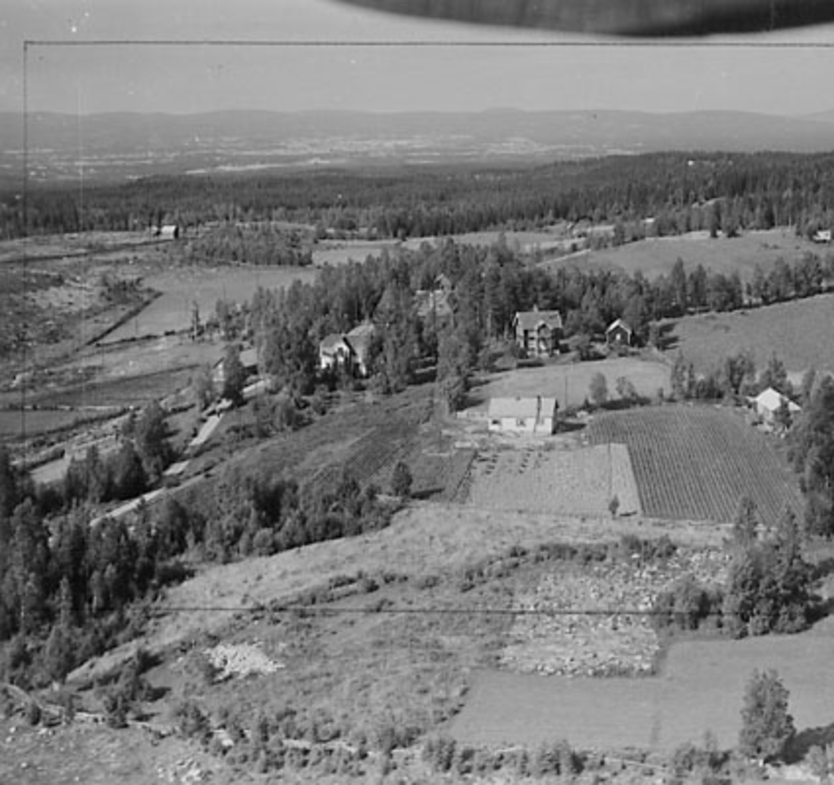 Widerøes Flyveselskap A/S, FLYFOTO SOLBAKKEN OG AAS, ÅSVANGSAMME SOM 417-665