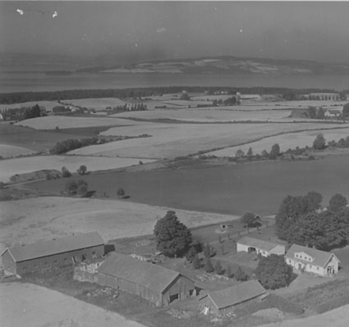 Widerøes Flyveselskap A/S, FLYFOTO HAMMERSTAD, STANGE