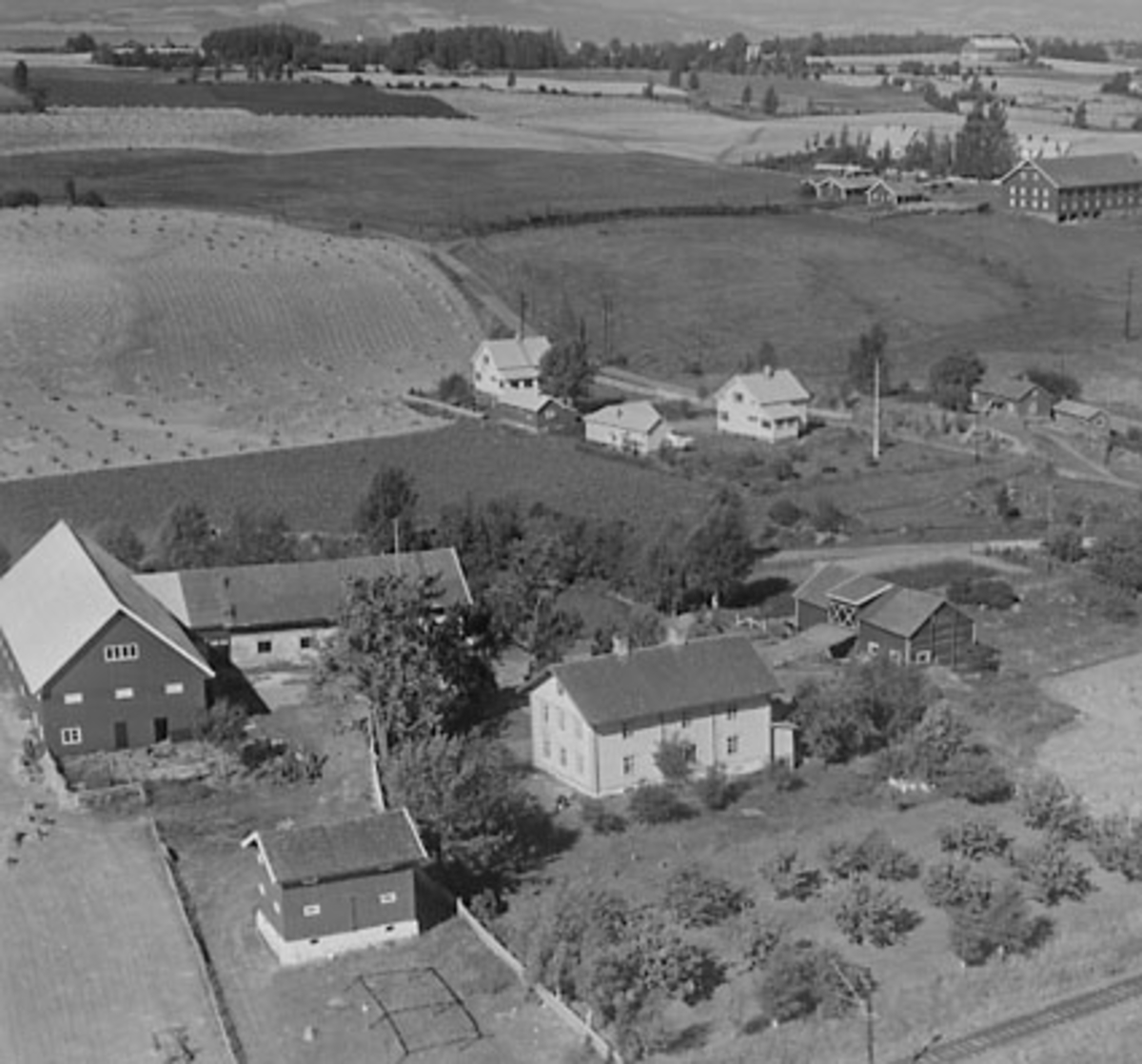 Widerøes Flyveselskap A/S, FLYFOTO NØKLEHOLM, STANGE