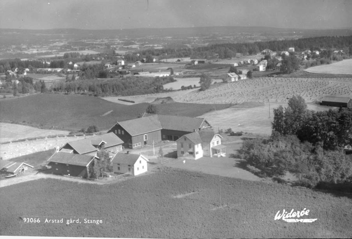 Widerøes Flyveselskap A/S, FLYFOTO ARSTAD NORDRE, STANGE, POSTKORTNEGATIV