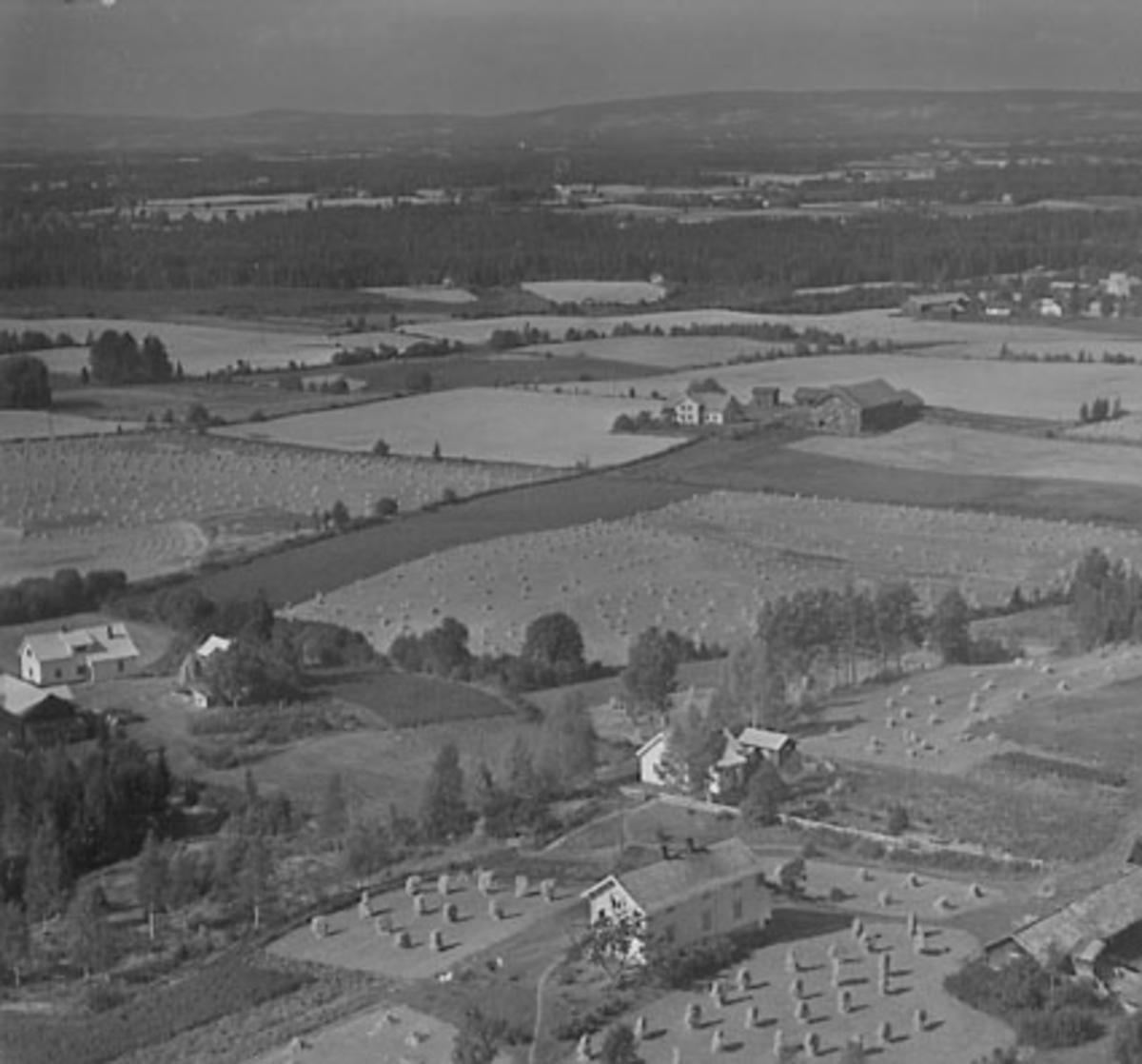 Widerøes Flyveselskap A/S, FLYFOTO SØBERGET, ROMEDAL