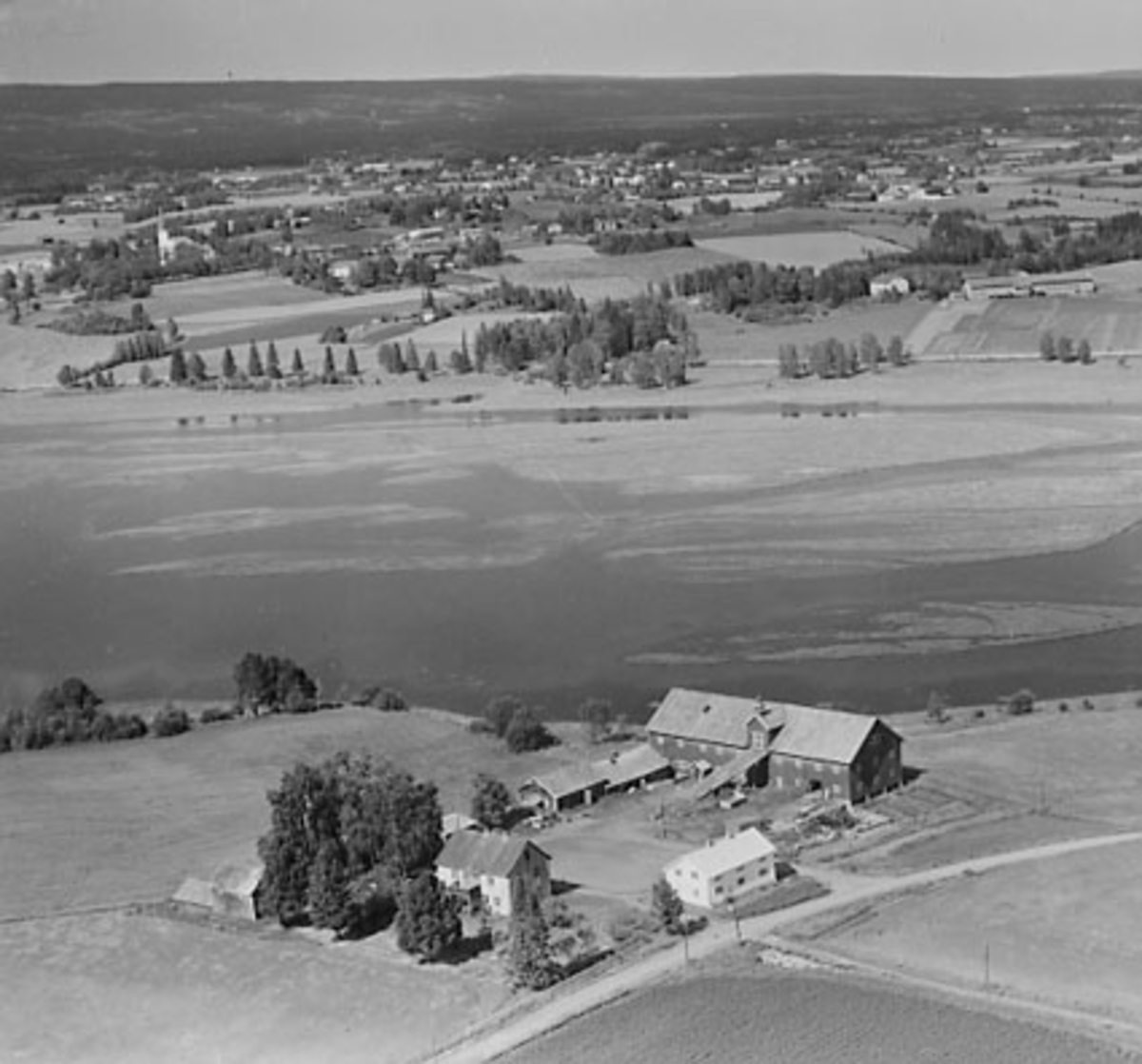 Widerøes Flyveselskap A/S, FLYFOTO KÅTERUD, KAATERUD NEDRE, OTTESTAD, ÅKERSVIKA
