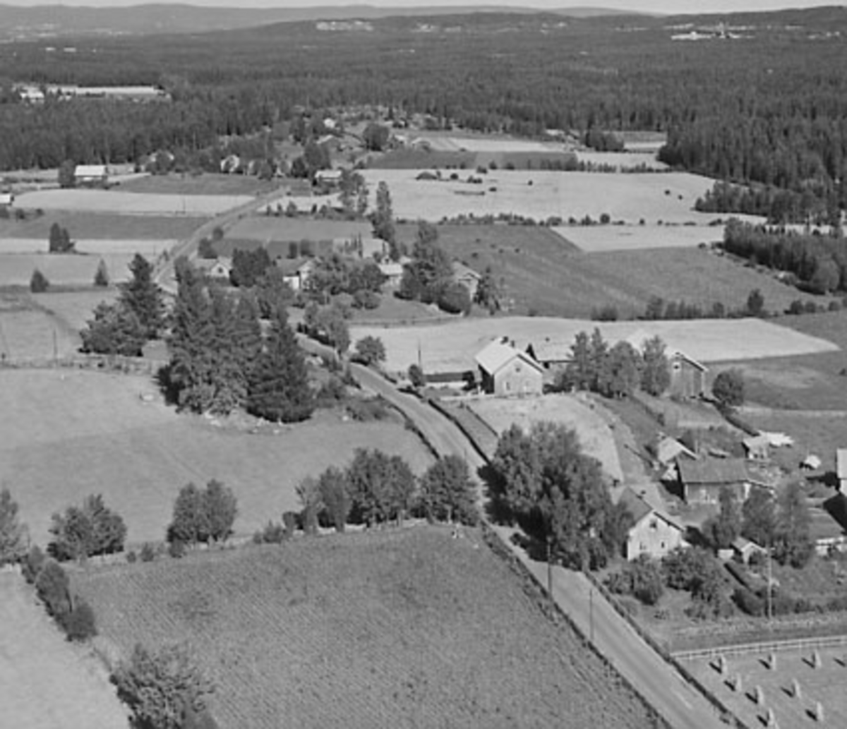 Widerøes Flyveselskap A/S, FLYFOTO EVENRUD NORDRE OG EVENRUDBAKKEN, VALLSET