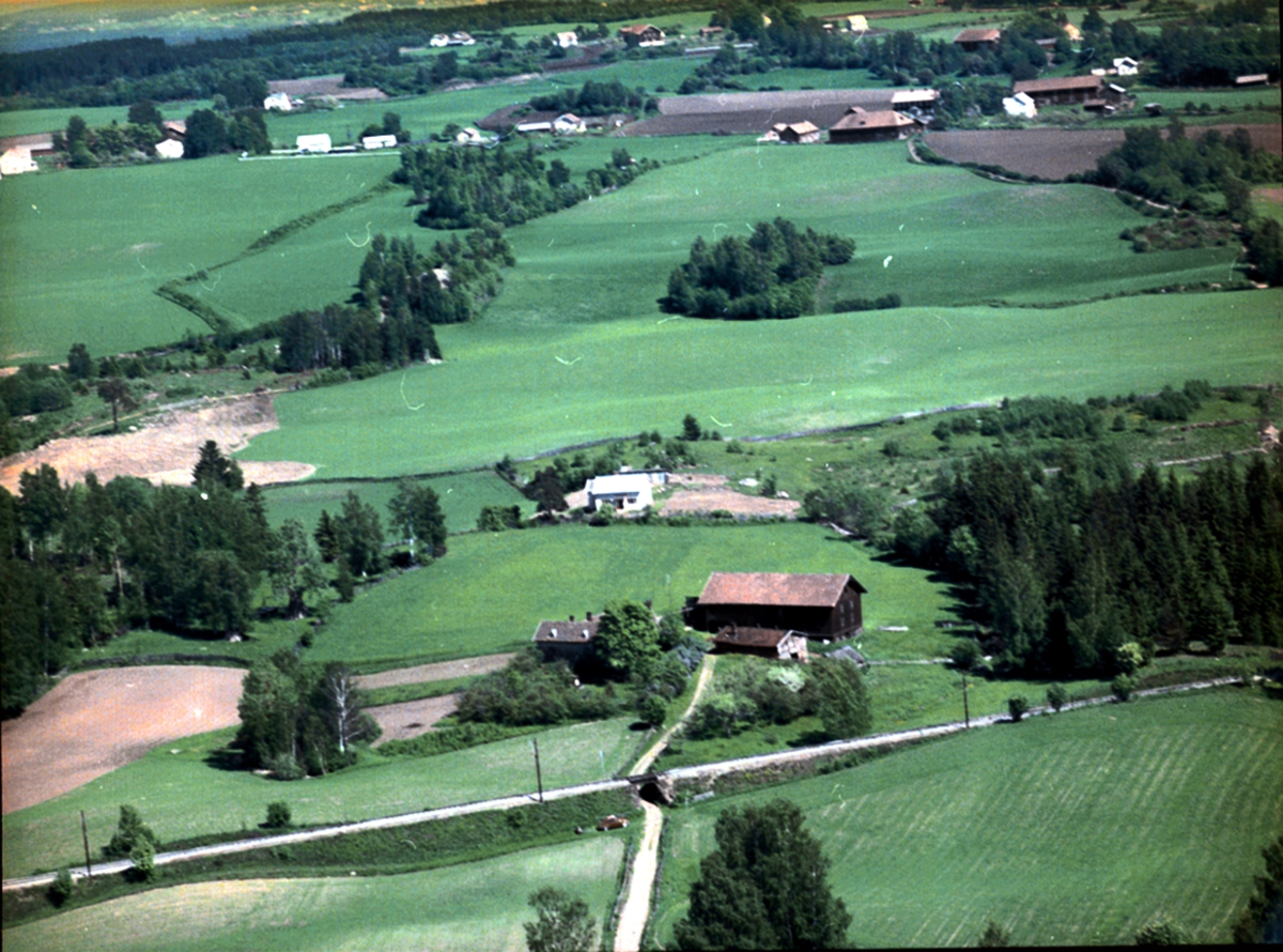 Widerøes Flyveselskap A/S, FLYFOTO HOVIND