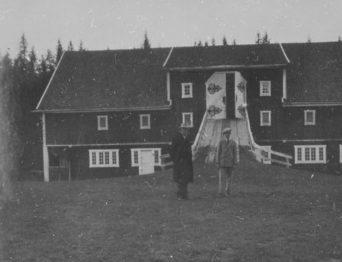 Anno Domkirkeodden, LÅVE, MALUNGEN, ROMEDAL, GRUPPE: 2 MENN FORAN