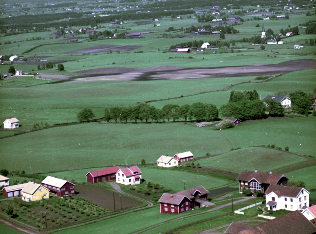 Widerøes Flyveselskap A/S, FLYFOTO HUSE NEDRE, 1960.