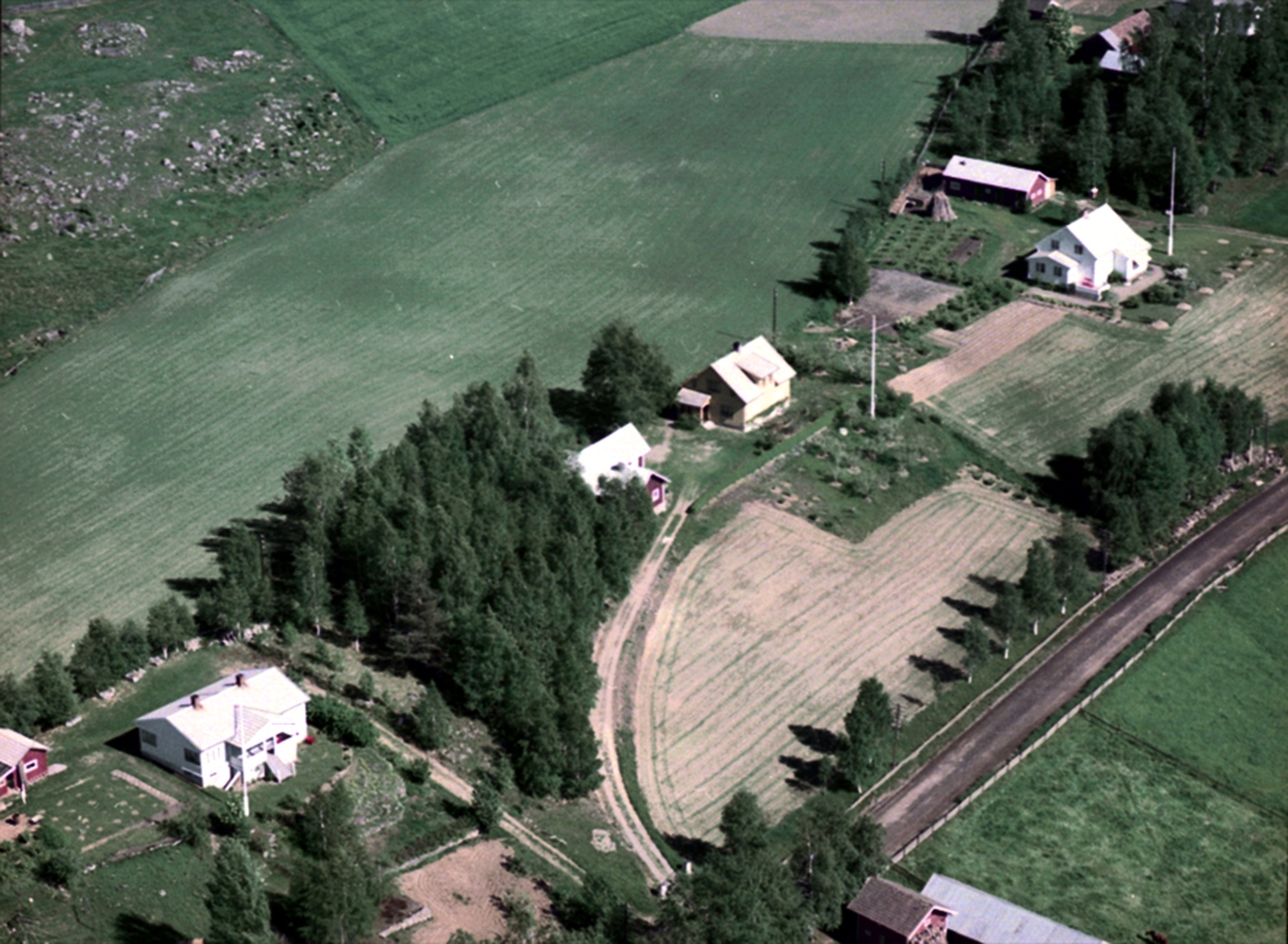 Widerøes Flyveselskap A/S, FLYFOTO HAUTUN 313-8, RØYSUM 313-8, BJØRGE 313-11, LERUD, ILSENG