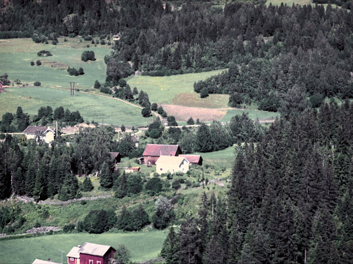 Widerøes Flyveselskap A/S, FLYFOTO SØE 189-4, MOSTU SKOLE 188-13, ROGNSTAD 189-12, STRANDLYKKJA
