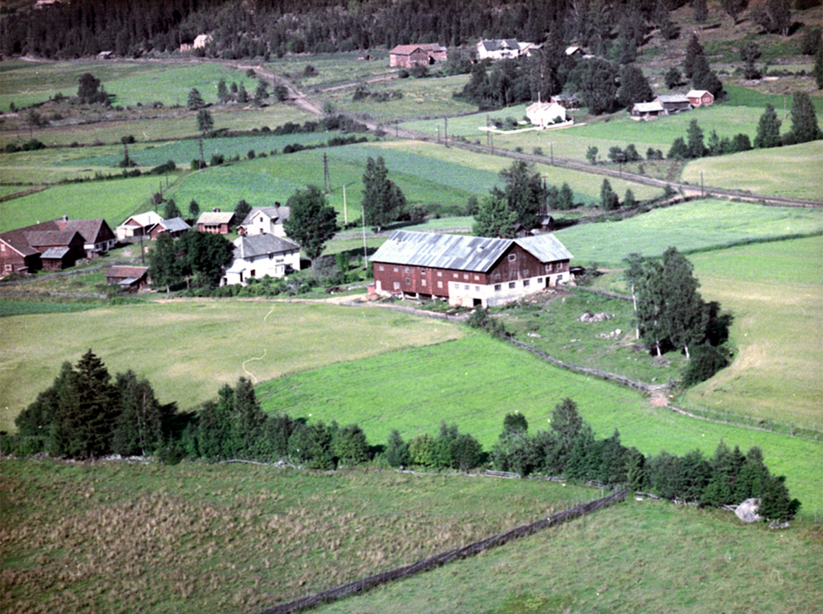 Widerøes Flyveselskap A/S, FLYFOTO SLETVOLD SØNDRE, TANGEN
