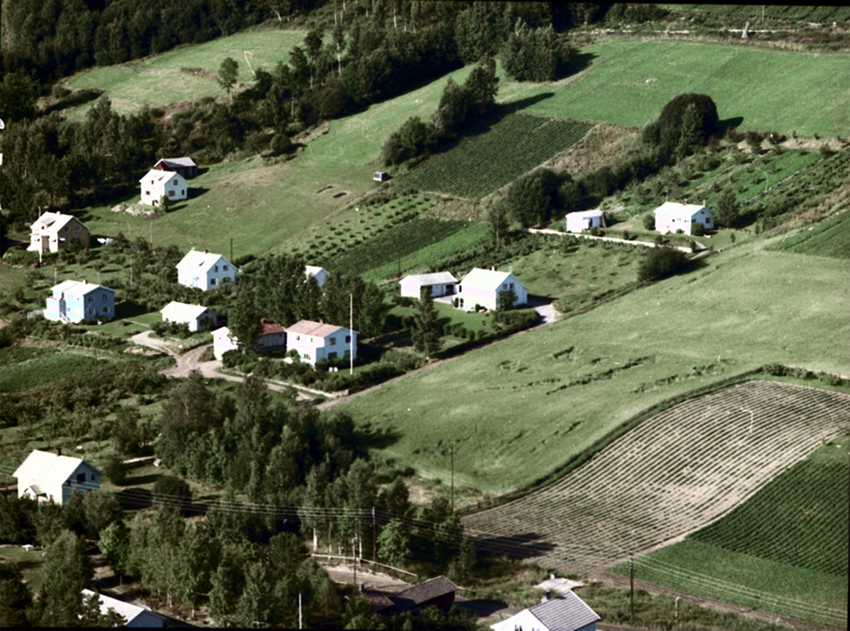 Widerøes Flyveselskap A/S, FLYFOTO HVALSLI, VALLSET