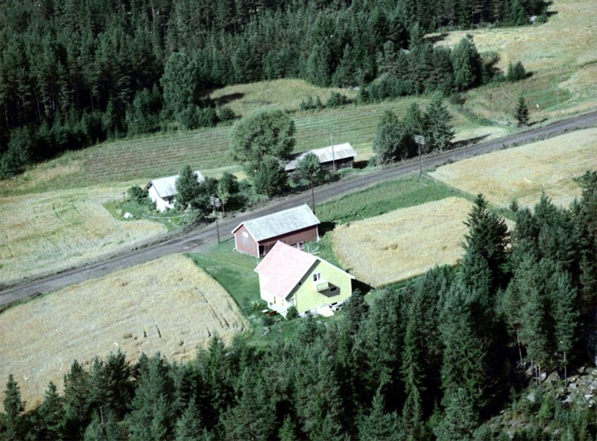 Widerøes Flyveselskap A/S, FLYFOTO ARNESVEEN, TANGEN