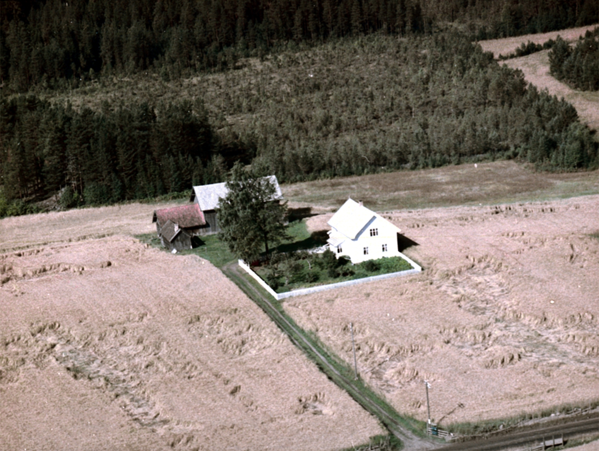 Widerøes Flyveselskap A/S, FLYFOTO ØSTMO, TANGEN