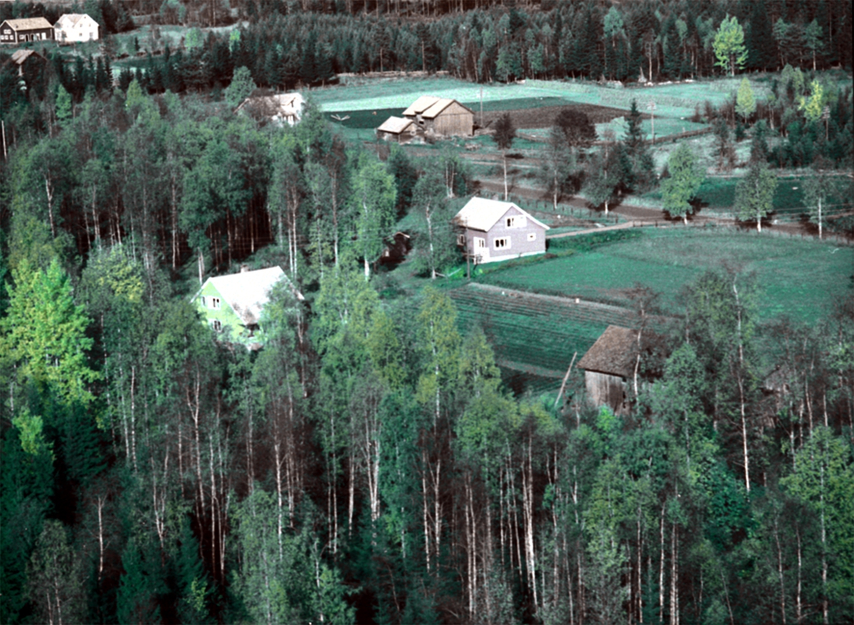 Widerøes Flyveselskap A/S, FLYFOTO LINDE, VALLSET
