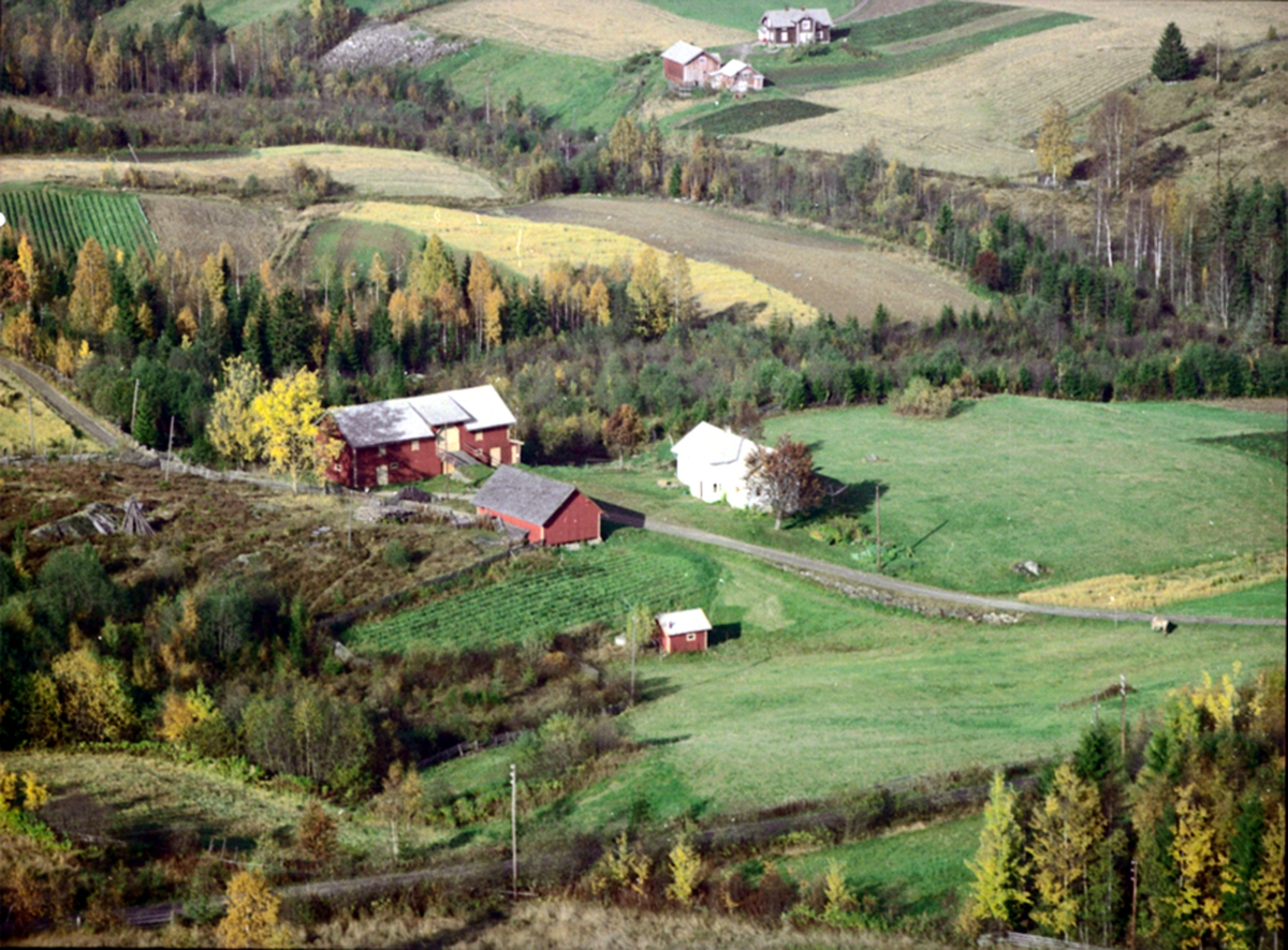 Widerøes Flyveselskap A/S, FLYFOTO AMUNDRUDFALLET 383-1, VALLSET