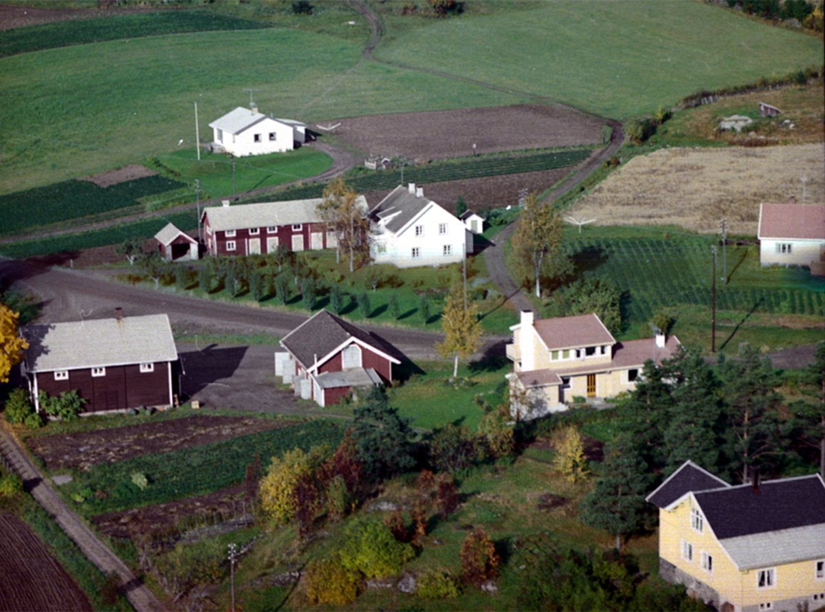 Widerøes Flyveselskap A/S, FLYFOTO HAGELØKKEN 377-6, BAK VOLLERUD 377-14, VOLLMO 377-27, FJELLBO 377-24, FJELD 377-9, VALLSET