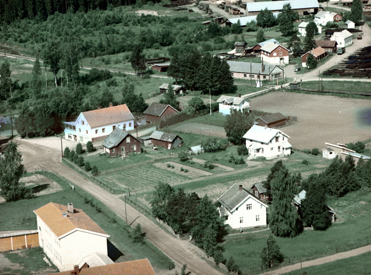 Widerøes Flyveselskap A/S, FLYFOTO FURUHOLM, ILSENG SENTRUM