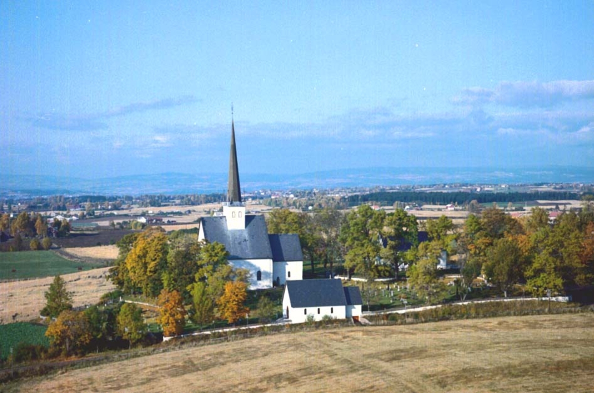 Widerøes Flyveselskap A/S, FLYFOTO STANGE KIRKE