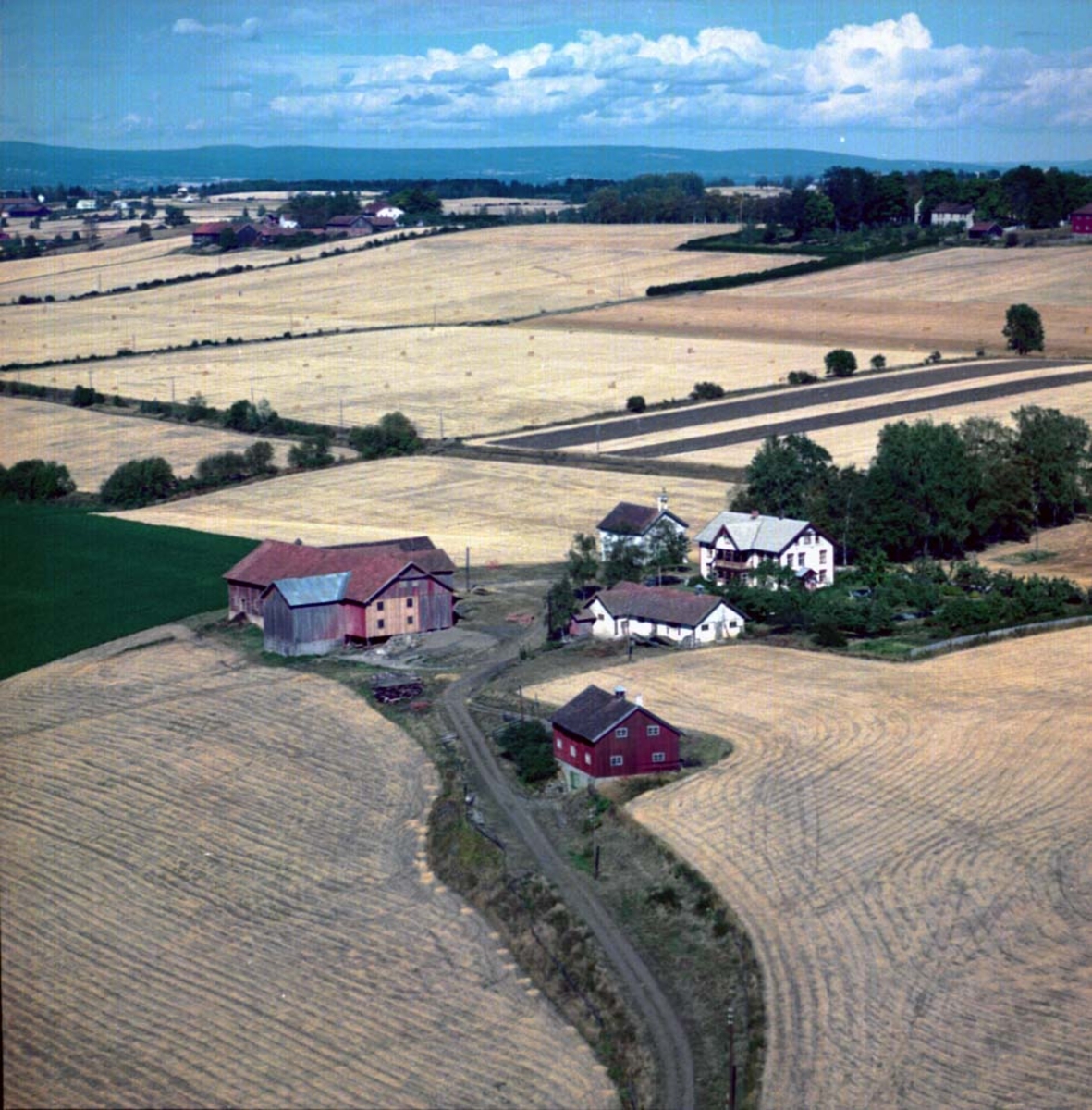 Widerøes Flyveselskap A/S, FLYFOTO RAA NORDRE, STANGE
