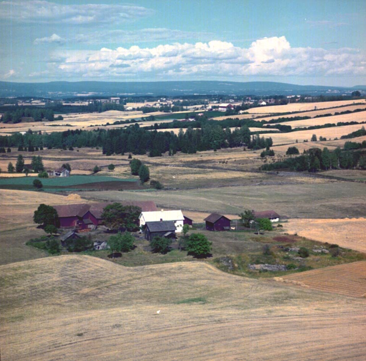 Widerøes Flyveselskap A/S, FLYFOTO HOMMERSTAD, HOMMELSTAD, STANGE