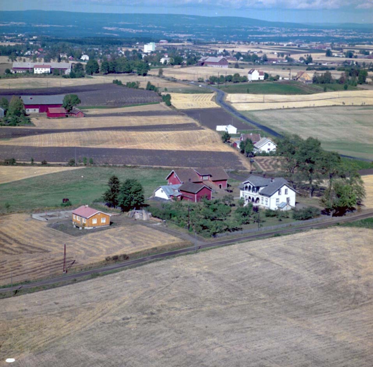 Widerøes Flyveselskap A/S, FLYFOTO SOLHEIM, STANGE, LANDHANDLERI