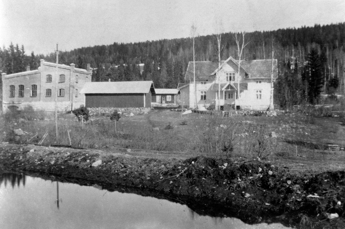 Anno Domkirkeodden, EKSTERIØR: FOSSELVEN ELEKTRISITETSVERK, BOLIG FOR MASKINIST, VALLSET,