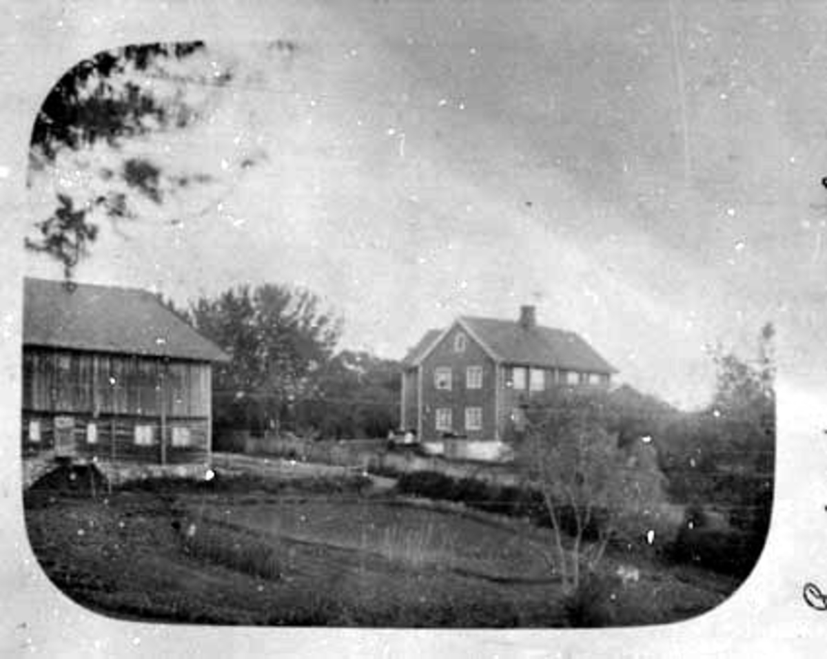 Anno Domkirkeodden, EKSTERIØR: GARDSBRUK, VEVLINGSTAD GÅRD, VEFLINGSTAD GÅRD