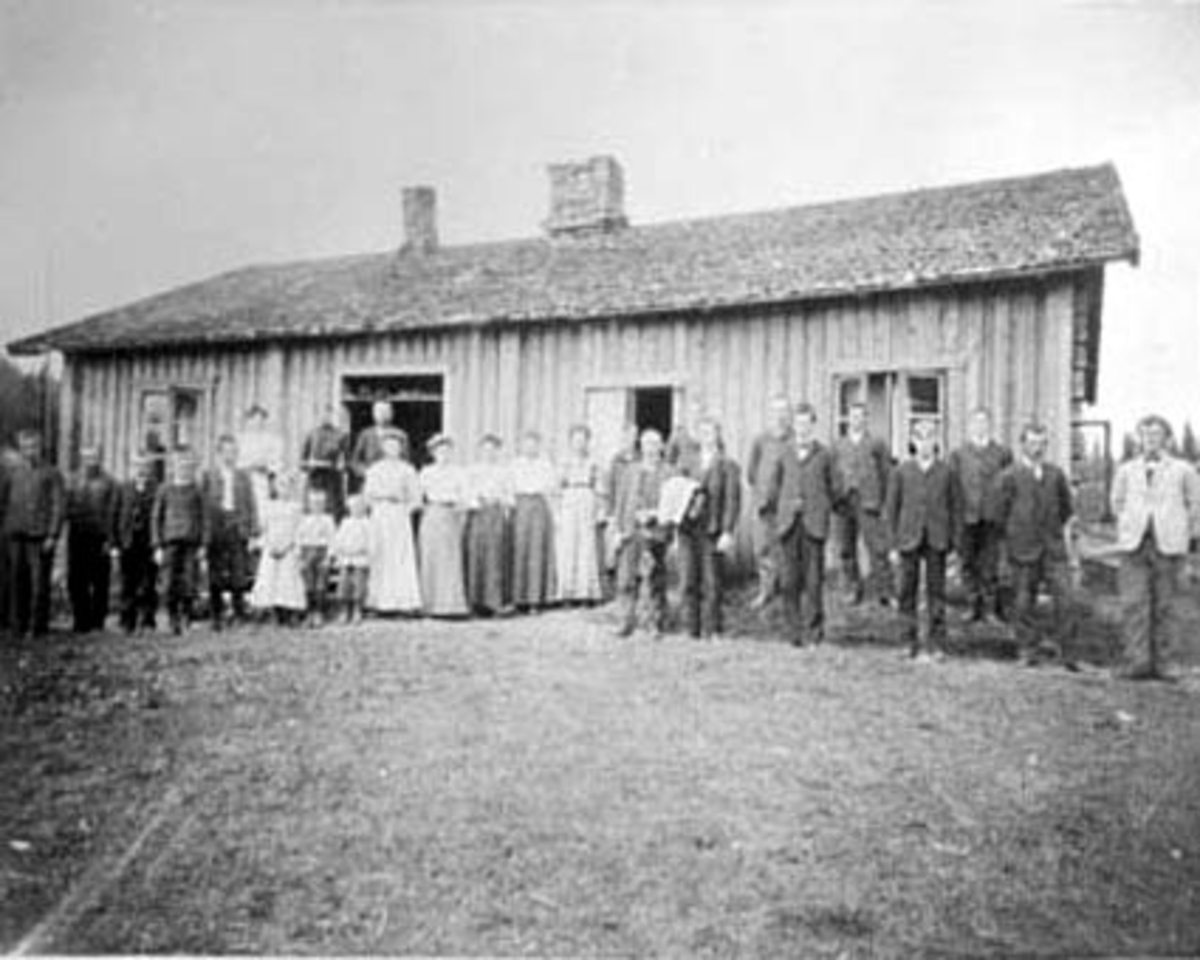 Anno Domkirkeodden, STOR GRUPPE: 27, SØNDAGSSAMMENKOMST, GAMMELSTUA, RASEN NORDRE, VALLSET,