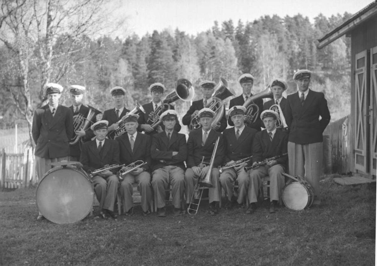 Anno Domkirkeodden, TANGEN MUSIKKFORENING, NR. 5 FRA VENSTRE: ODVAR NORDLI, MUSIKKORPS