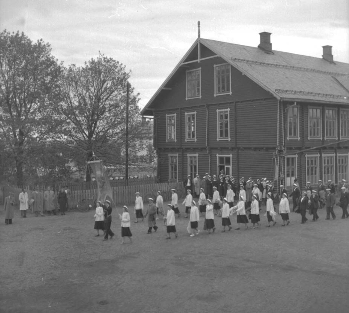 Anno Domkirkeodden, SANG-MUSIKKSTEVNE, MYE FOLK, SKOLEPLASSEN, STANGE SKOLE