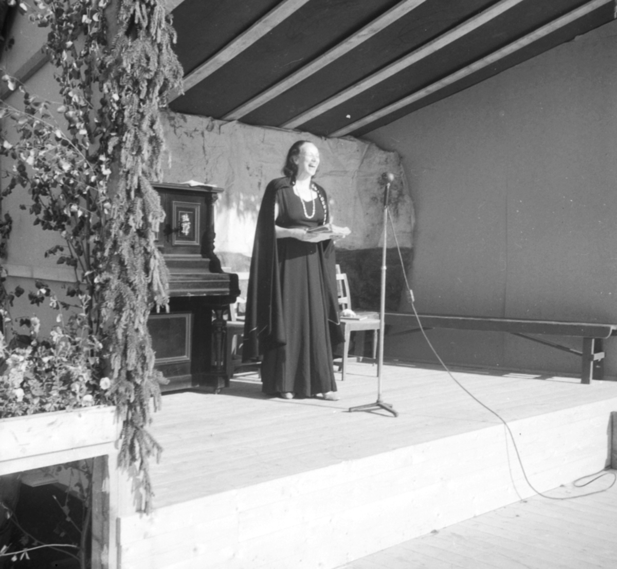 Anno Domkirkeodden, STANGEUTSTILLING, REFLING HAGEN, INGEBORG, PIANO, SCENE, UTSTILLINGSPLASSEN, HAMAR