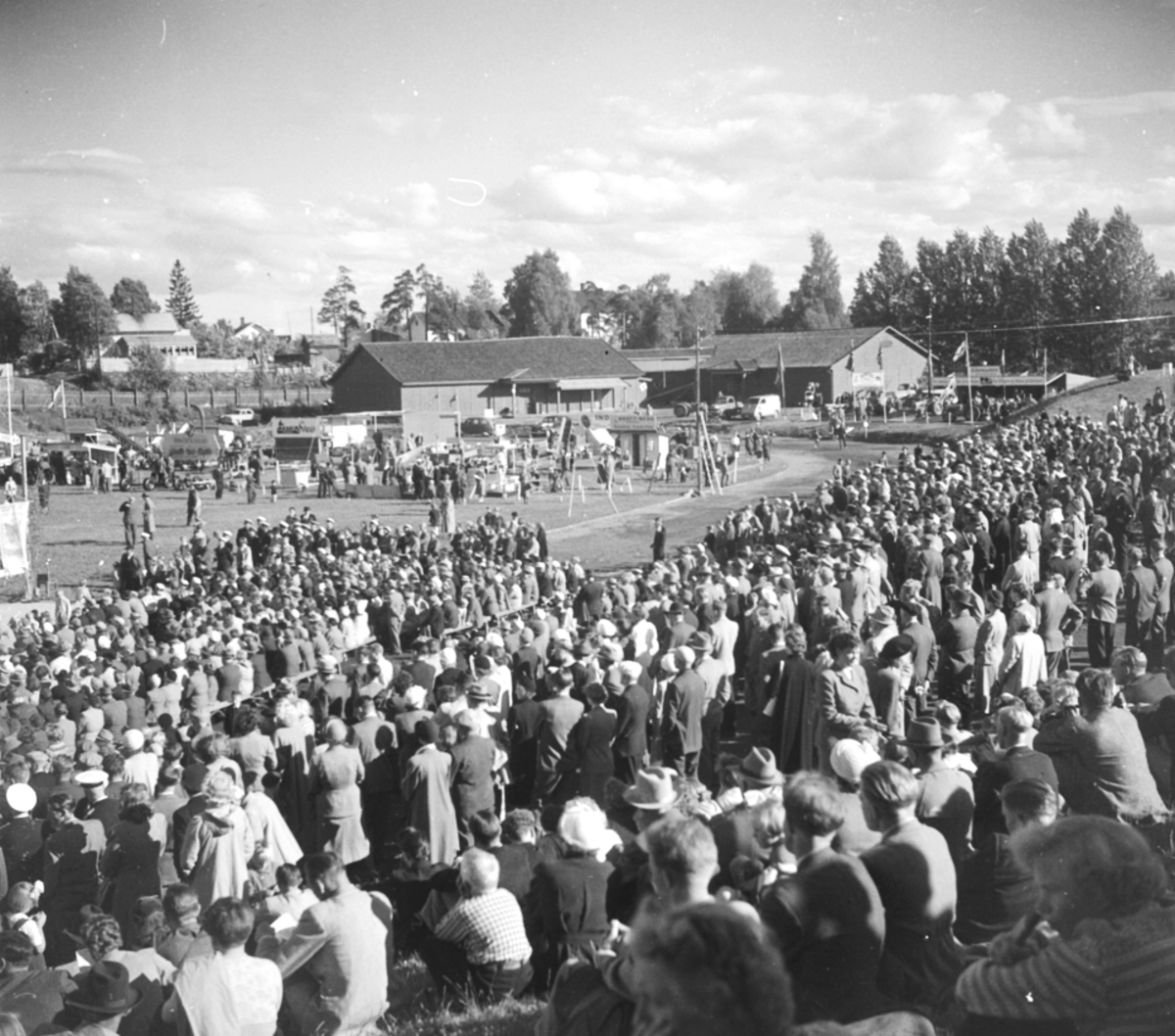 Anno Domkirkeodden, STANGEUTSTILLING, OVERSIKT, MYE FOLK, UTSTILLINGSPLASSEN, HAMAR