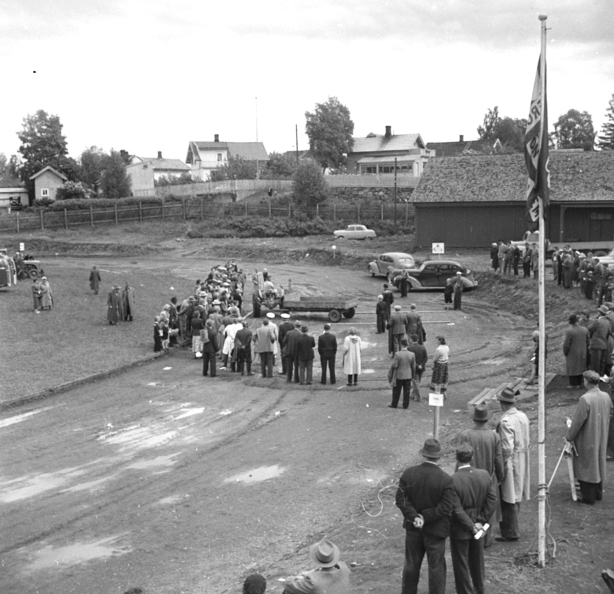 Anno Domkirkeodden, STANGEUTSTILLING, OVERSIKT, MYE FOLK, LANDBRUKSMASKINERUTSTILLINGSPLASSEN, HAMAR