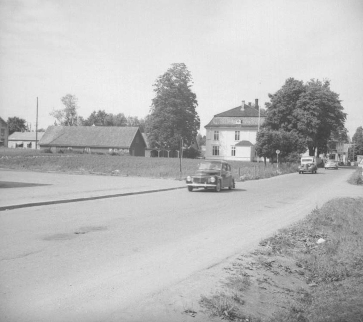 Anno Domkirkeodden, OVERSIKT: TINGVOLD, RIKSVEG 222, BILER,