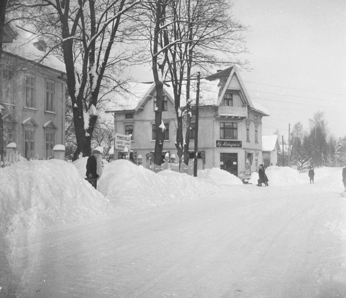Anno Domkirkeodden, EKSTERIØR: KVISGÅRD HUS, TRIANGELEN, VINTER