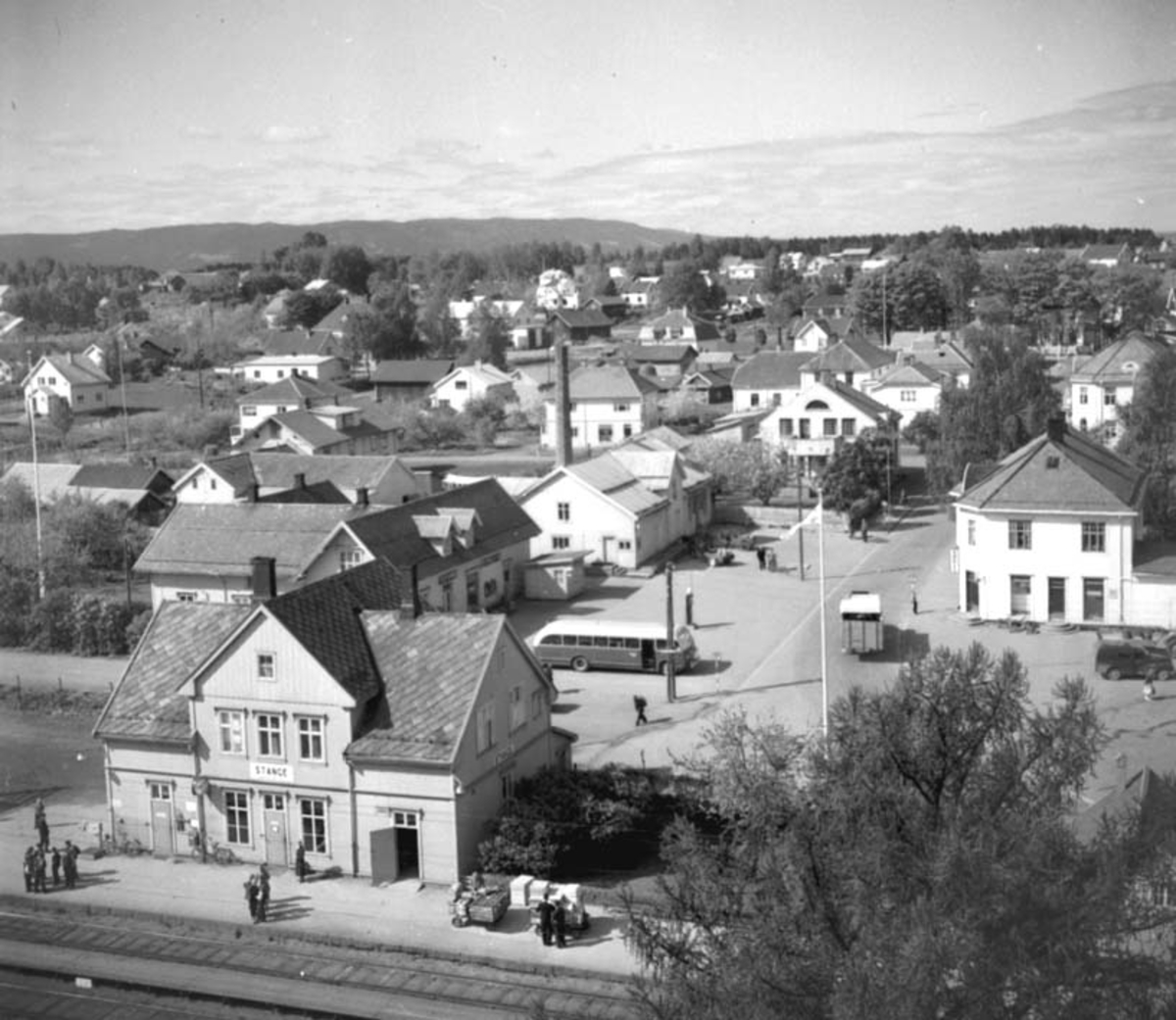 Anno Domkirkeodden, OVERSIKT STANGEBYEN, FRA SILOTÅRNET, STANGE STASJON