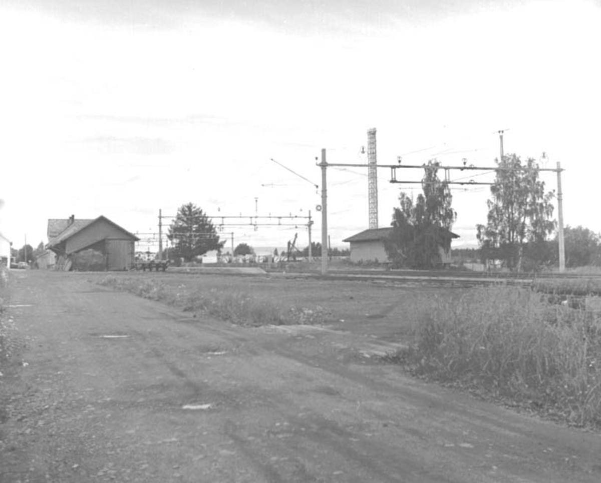 Anno Domkirkeodden, OVERSIKT STANGE JERNBANESTASJON, MOT VEST, ELEKTRISK LEDNINGSNETT
