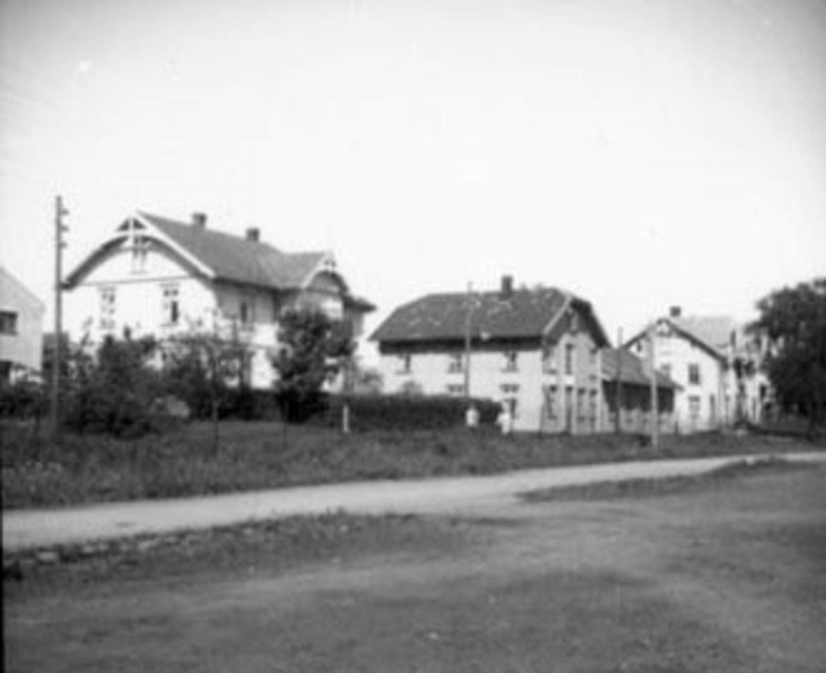 Anno Domkirkeodden, OVERSIKT JERNBANEGATA. , BROVOLD, CENTRAL - FRU FJÆSTADS LOMPEBAKERI, BJØRKHEIM, SE ÅRBOKA GAMMALT FRÅ STANGE OG ROMEDAL 2006 S. 144