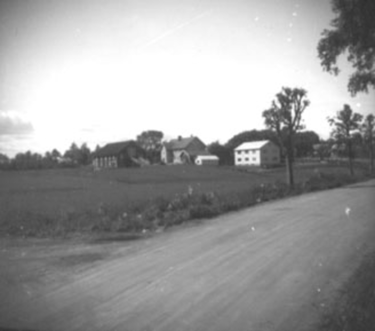Anno Domkirkeodden, VEG MOT VOLLA FRA VATERLAND, VESTAD GÅRD,