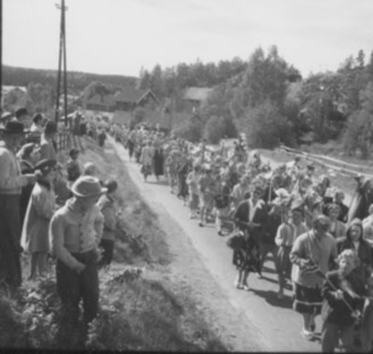 Anno Domkirkeodden, WERGELANDSDAGEN, OPPTOG, MANGE BARN, TANGEN