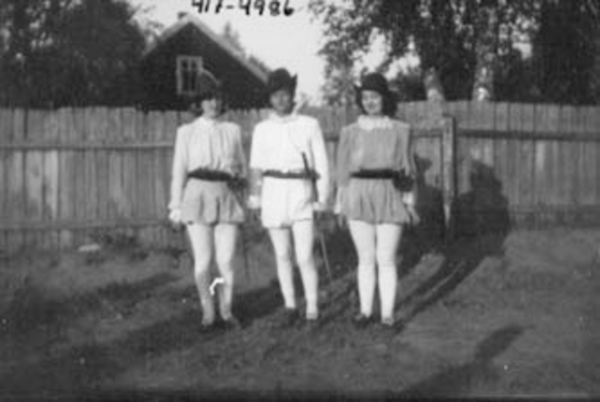 Anno Domkirkeodden, GRUPPE : 3 UTKLEDD TIL STANGEDAGEN, FRU NORD, BRYN, BROR, UKJENT,